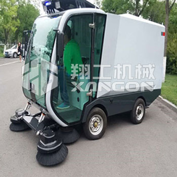 电动扫路车